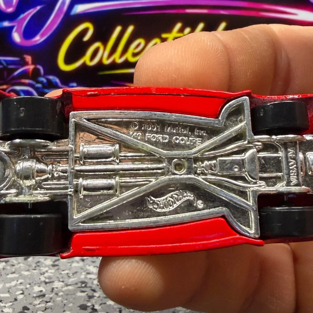 Hot Wheels 2001 Mattel 40 Ford Coupe Red with Flame Decals Diecast Car 1:64